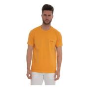 Short-sleeved round-necked T-shirt