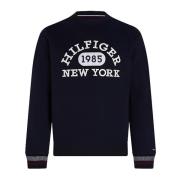 Herreblå Monotype Collegiate Crewneck