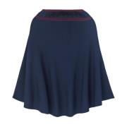 Blå nederdel med bordeaux detaljer
