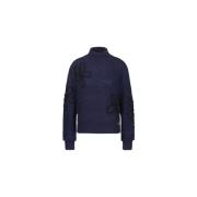 Strikket turtleneck pullover med broderede blomster