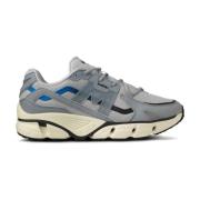 Moderne Retro Sneaker med Max Pude