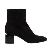 Moderne Cube Heel Bootie