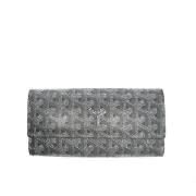 Pre-owned Canvas clutches