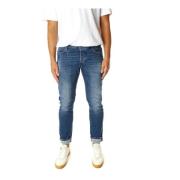 Nat Tapered Fit Jeans