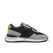 Retro-sporty Pulsar Sort Sneakers