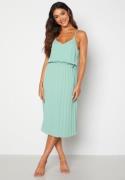 Bubbleroom Occasion Gwyneth Pleated Dress Dusty green 42