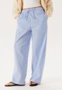 ONLY Onlaugusta Pant Cloud Dancer Stripes:blue Stri M