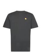 Loke Badge T-Shirt - Regenerative O Tops T-Kortærmet Skjorte Grey Know...