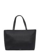 Mini Line Quilt Medium Shopper Shopper Taske Black Calvin Klein