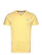 Uspa T-Shirt V-Neck Cem Men Tops T-Kortærmet Skjorte Yellow U.S. Polo ...