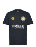 Sunnies Fc Graphic T-Shirt Tops T-Kortærmet Skjorte Black Lyle & Scott