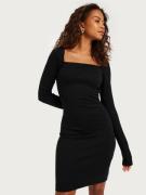 Vero Moda - Langærmede kjoler - Black - Vmgytte Ls Square Neck Short D...