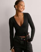 Nelly - Sort - Tie Wrap Soft Top