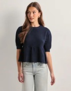 Nelly - Blå - Peplum Knit Top