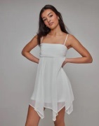 Nelly - Hvid - Chiffon Strap Dress