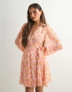 Vero Moda - Pink - Awaudora Ls Short Wrap Dress
