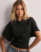 Nelly - Sort - Round Neck Wide Sleeve Tee