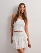 Nelly - Hvid - Frill Skirt