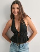 Nelly - Sort - Gorgeous Halterneck Top