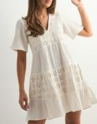 Vero Moda - Hvid - Vmnatali 2/4 Short Dress Wvn Ga