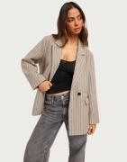 Only - Beige - Onlhallie L/S Pinstripe Blazer Cc T