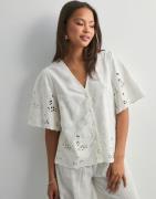 Selected Femme - Hvid - Slfdahlia Ss Broderi Shirt Noos