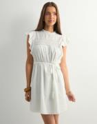 Vero Moda - Hvid - Vmtrine Sl Short Lace Dress Wvn Ga
