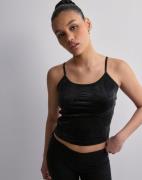 Adidas Originals - Sort - Velvet Vest