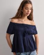 Nelly - Blå - Tassel Blouse