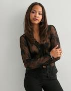 Nelly - Sort - Delicate Lace LS Top
