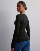 Nelly - Sort - My Flirty Square Top