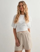 Pieces - Beige - Pcsastina Hw Shorts Wvn Bc