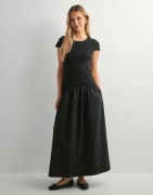 Neo Noir - Sort - Tuscany Dress
