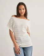 Nelly - Hvid - Crochet Slit Top
