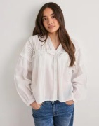 Only - Hvid - Onlriez L/S Open Neck Brod Top Wvn