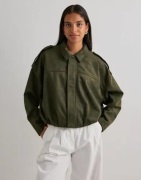 Only - Grøn - Onlmoon-Stina Faux Suede Bomber Pnt