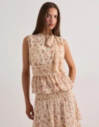 Neo Noir - Blomstret - Ansol Meadow Printed Top